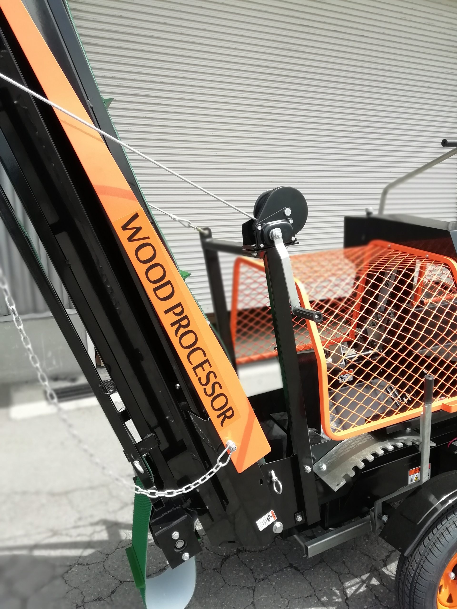 最強の薪割りシステム PLOW ウッド・プロセッサー登場 ｜修理ブログ