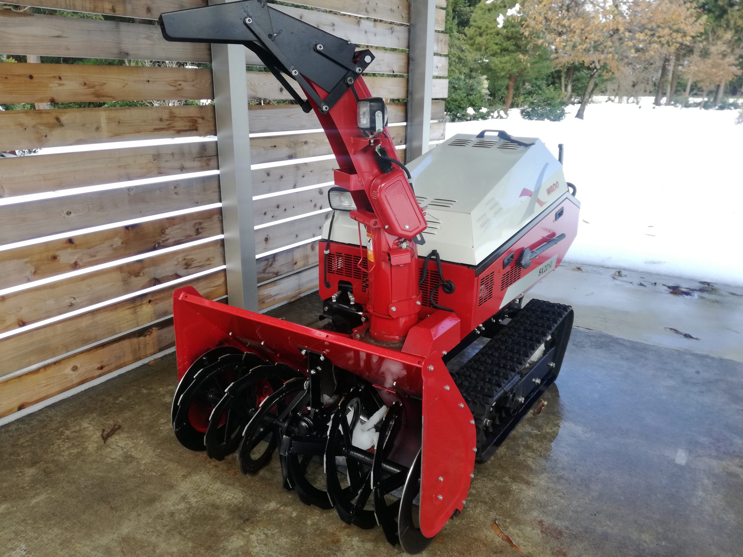 小型除雪機 | 除雪機・草刈機・産業機器メーカーの和同産業株式会社