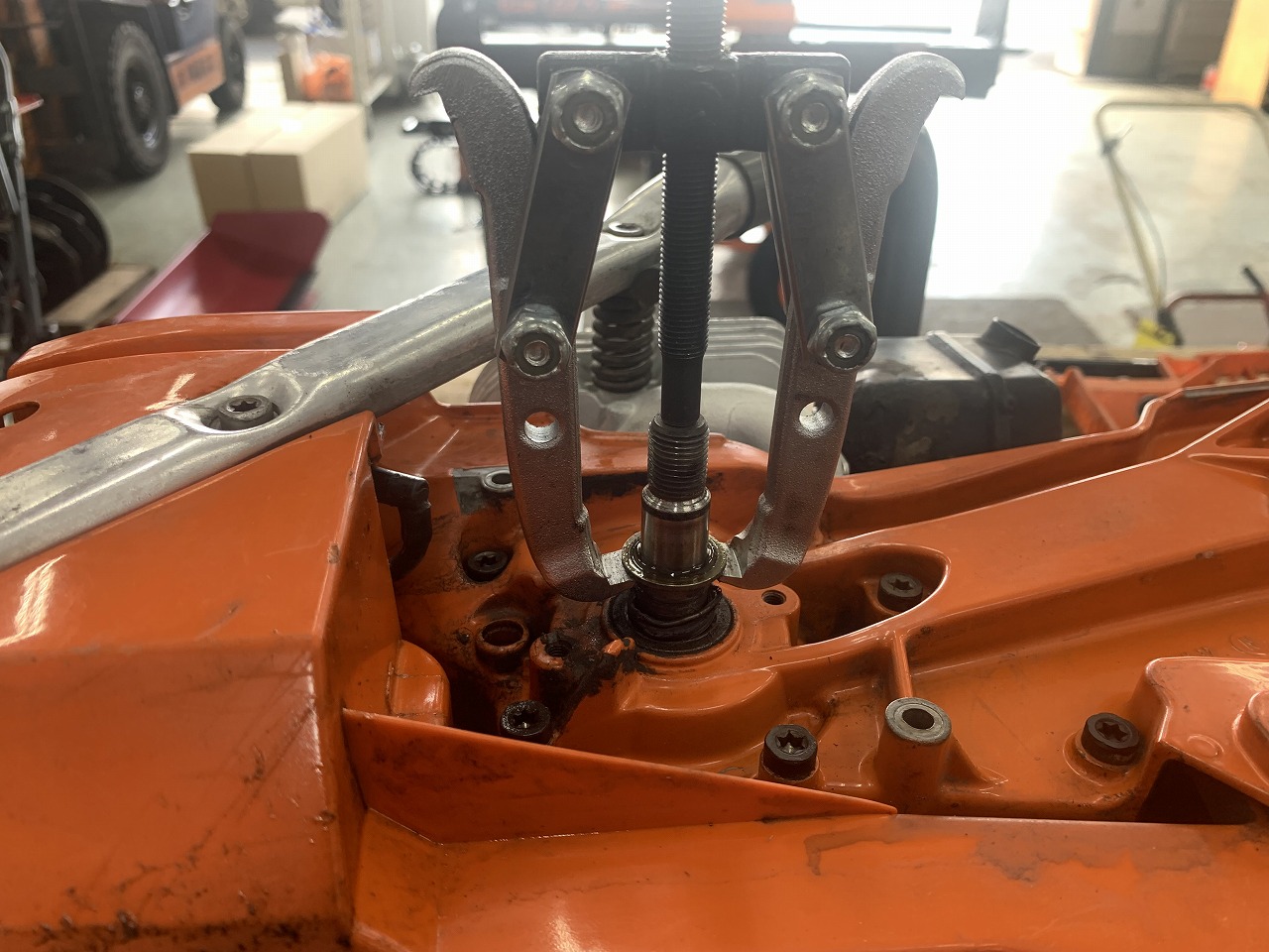 Husqvarna K960 クランクシャフトオイルシール交換、修理完了