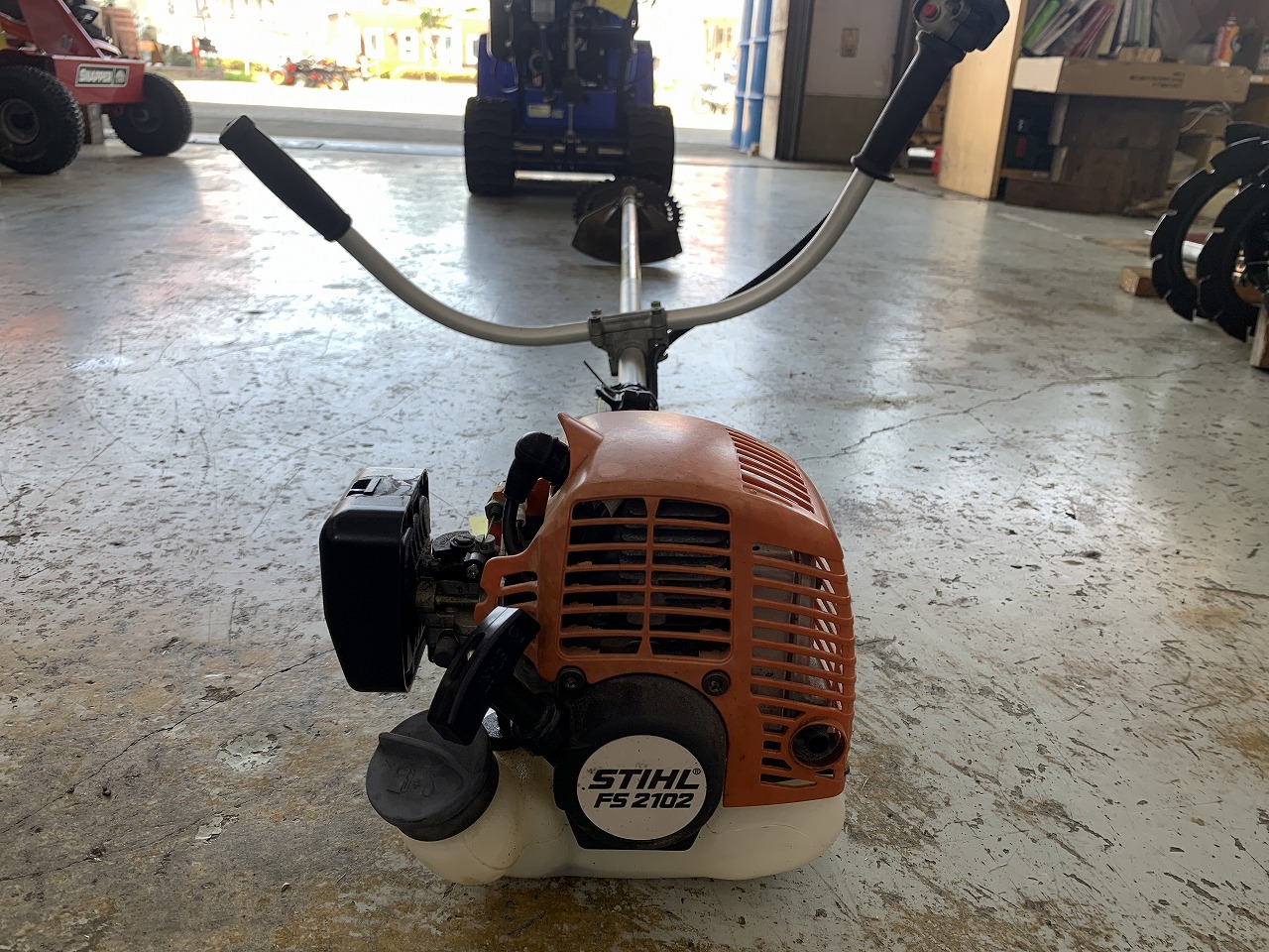 STIHL FS2102 エンジンかかるけど吹け上がりが悪くエンストする。 ｜修理ブログ｜プラウ PLOW