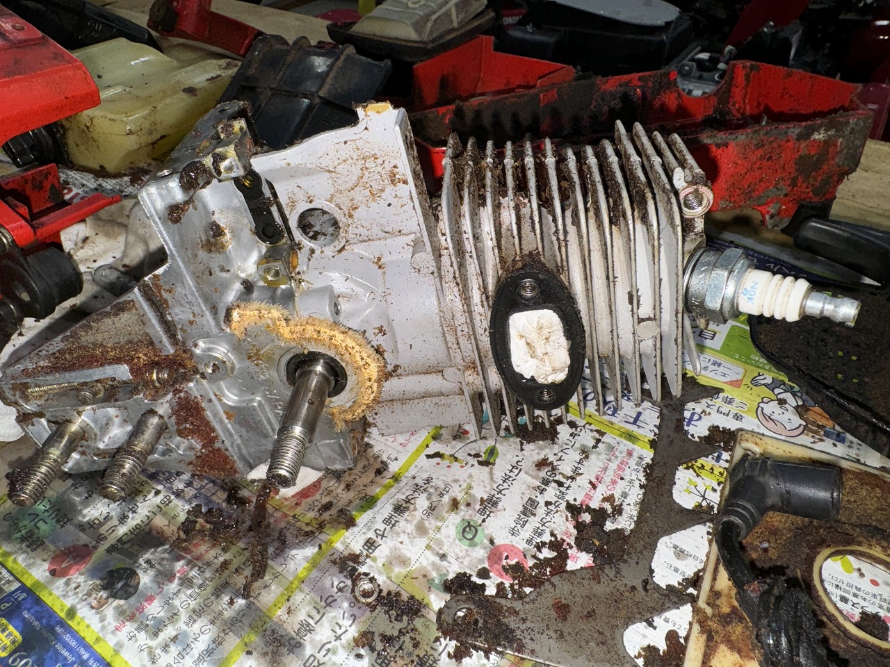 新ダイワE406AV エンジン焼き付き修理受注、エンジン単体まで分解