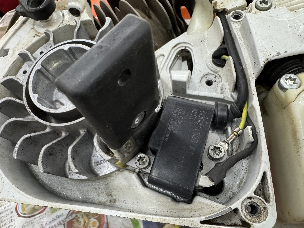 STIHL MS261 エンジンかからない、イグニッションモジュール交換