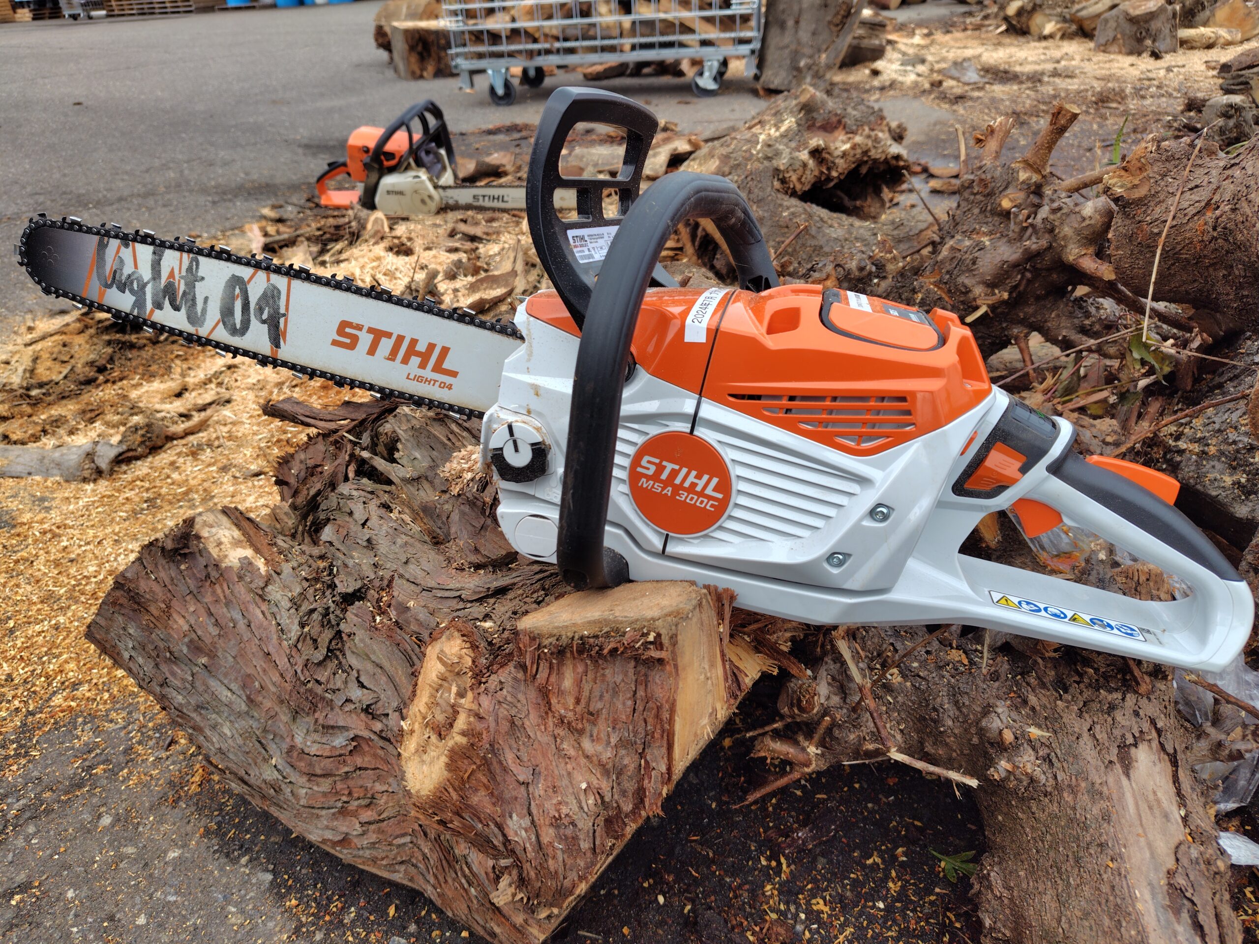 STIHL MSA300C-Oをポータブル電源Jackery600Plusで充電してみ