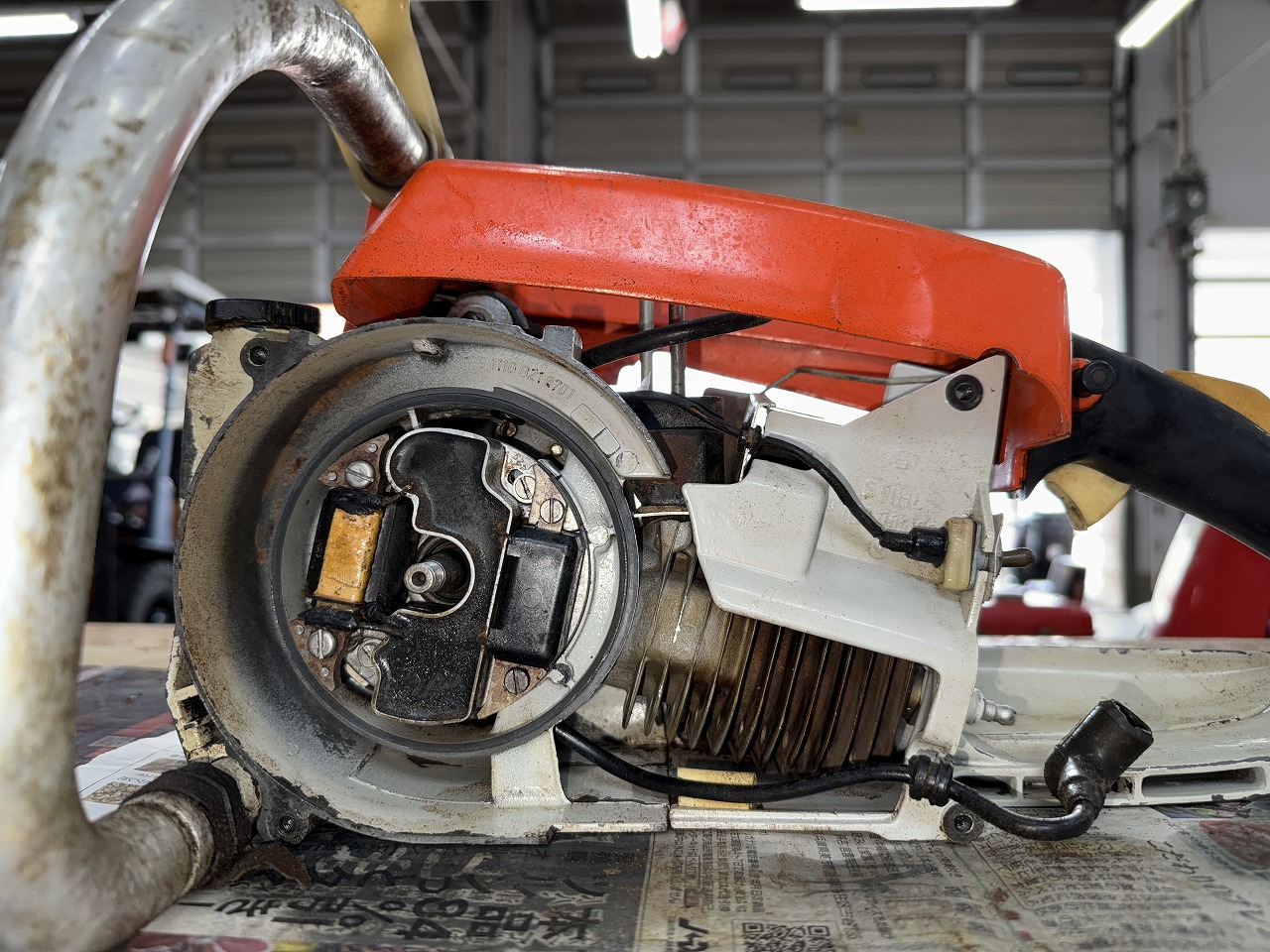STIHL 041AV 分解、機体清掃 ｜修理ブログ｜プラウ PLOW