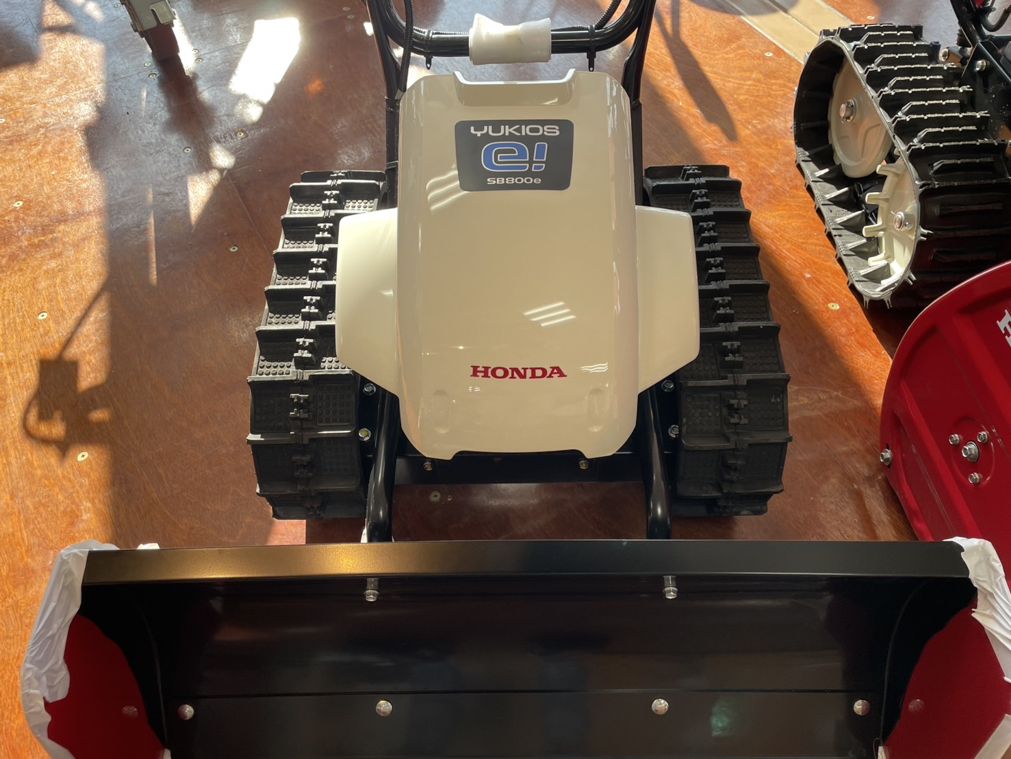 雪ページ•*¨*•.¸♬︎ ホンダ除雪機 ユキオス バッテリー交換 ｜修理ブログ｜プラウ PLOW
