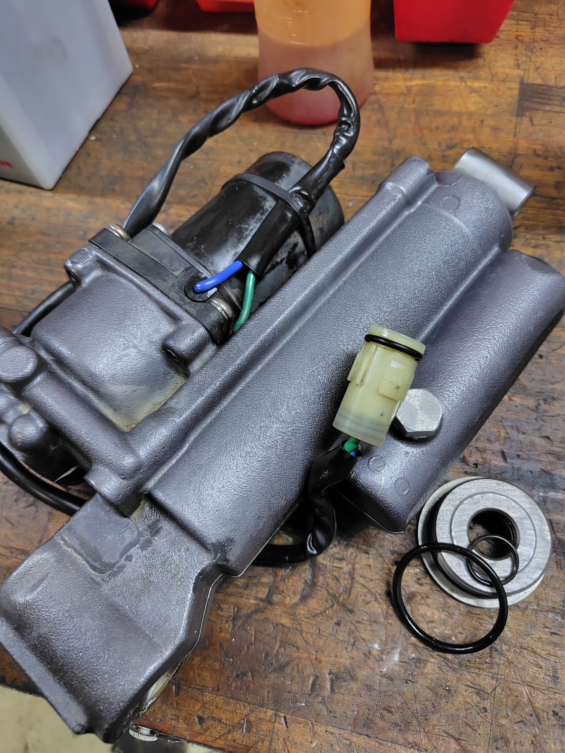 ホンダ除雪機HS1180Z 油圧シリンダーオイル漏れ整備 ｜修理ブログ