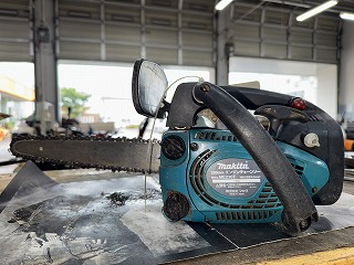 中古　マキタチェーンソー　ME230T 点検整備済みですが、ピストンにキズ有り！ 中古】マキタエンジンチェンソーME230T入荷しました - YouTube