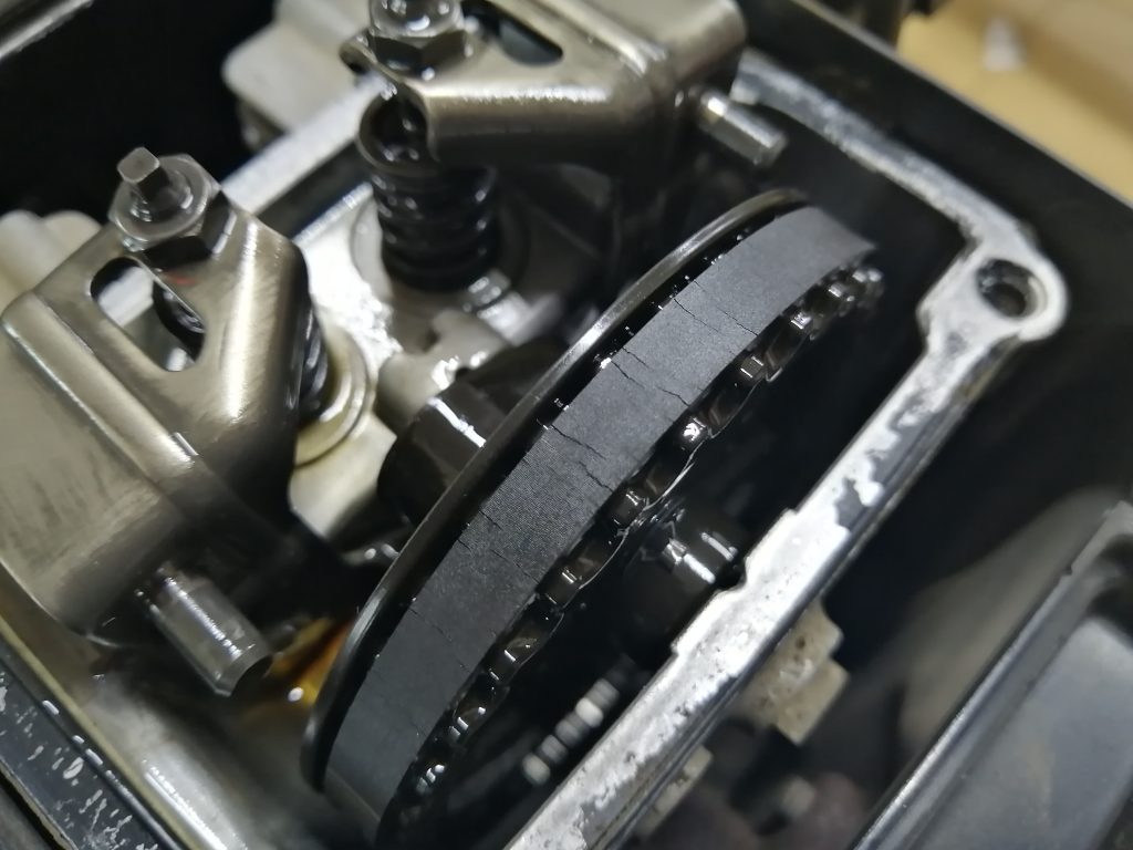 Honda発電機eu16iのタイミングベルト交換 分解編 修理ブログ プラウ Plow